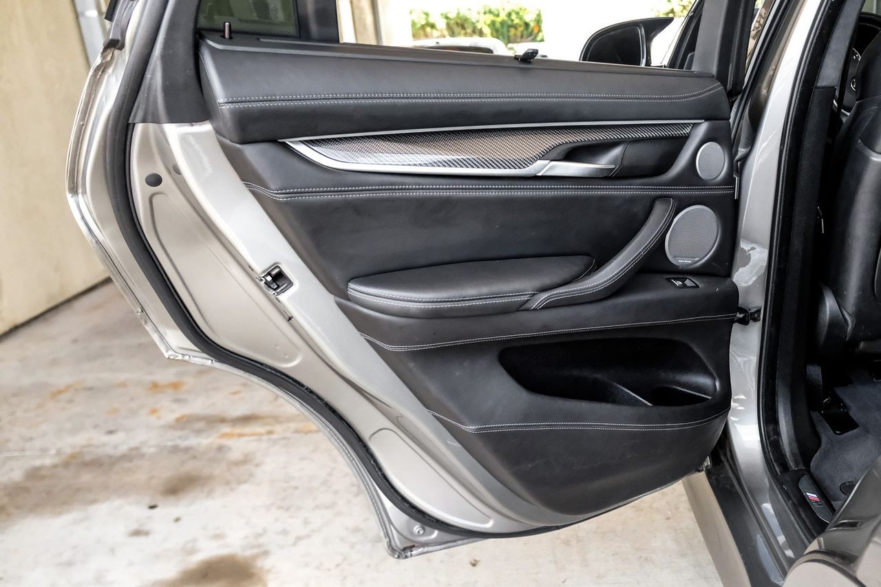 BMW X6 M Vehicle Main Gallery Image 50