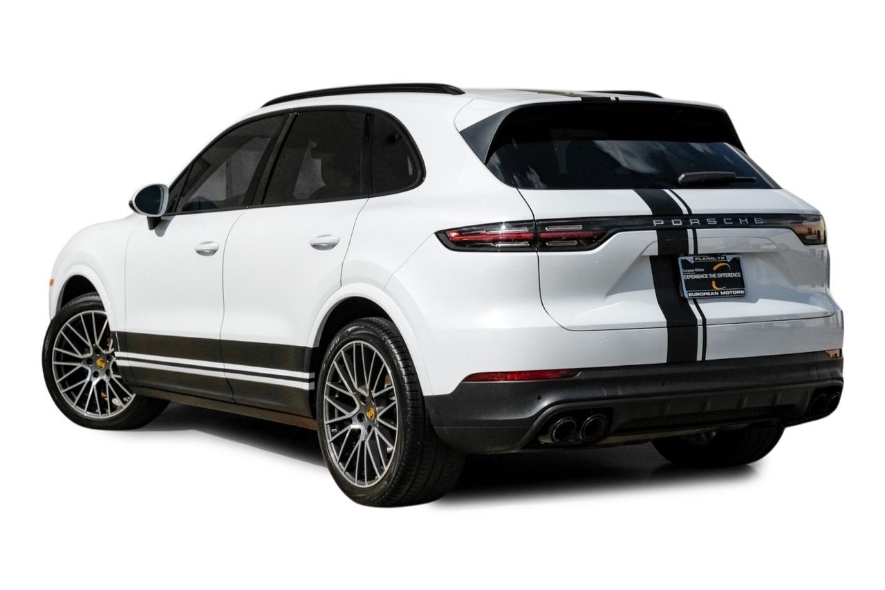 Porsche Cayenne Vehicle Main Gallery Image 10