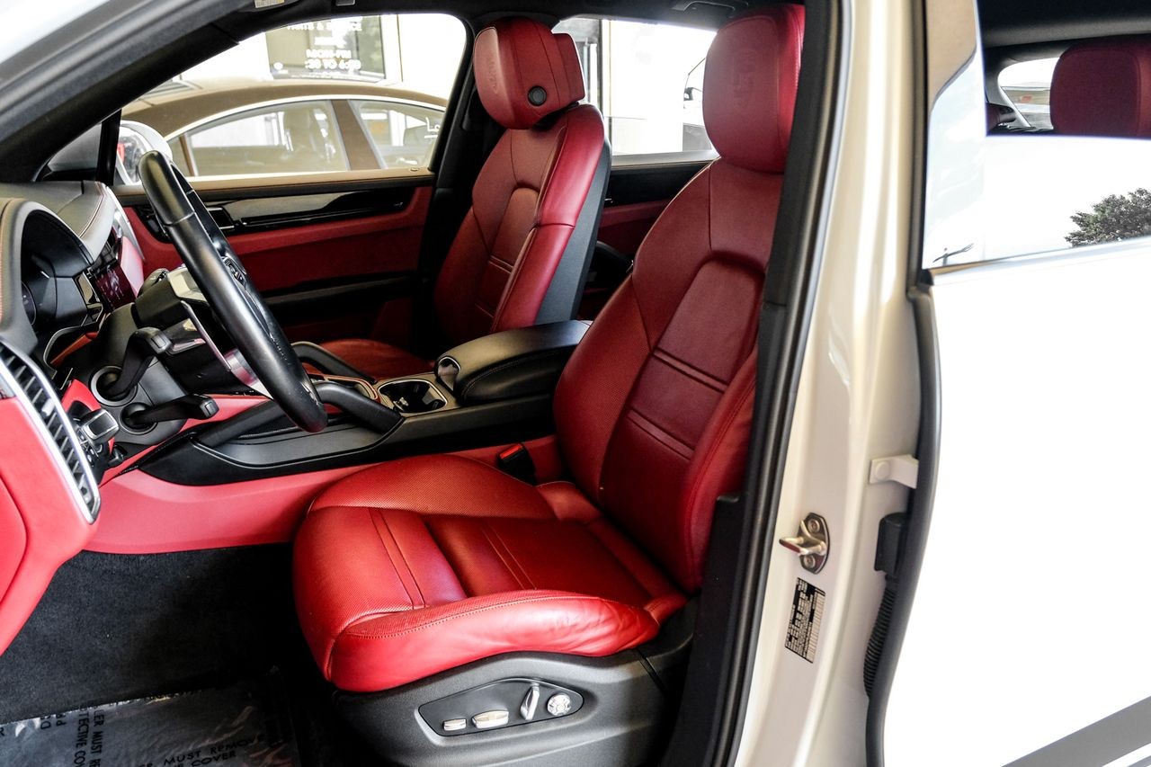 Porsche Cayenne Vehicle Main Gallery Image 33