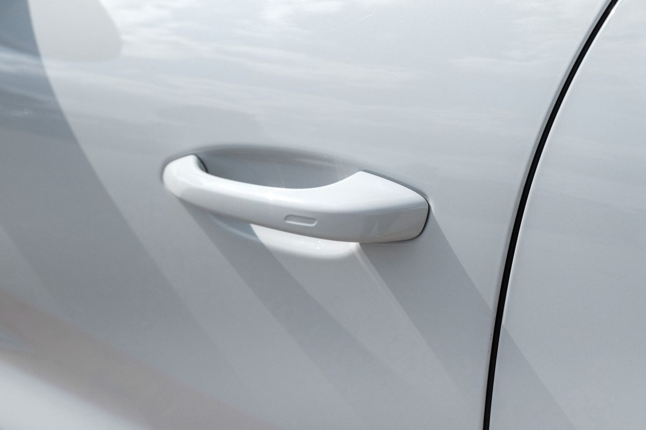 Porsche Cayenne Vehicle Main Gallery Image 41