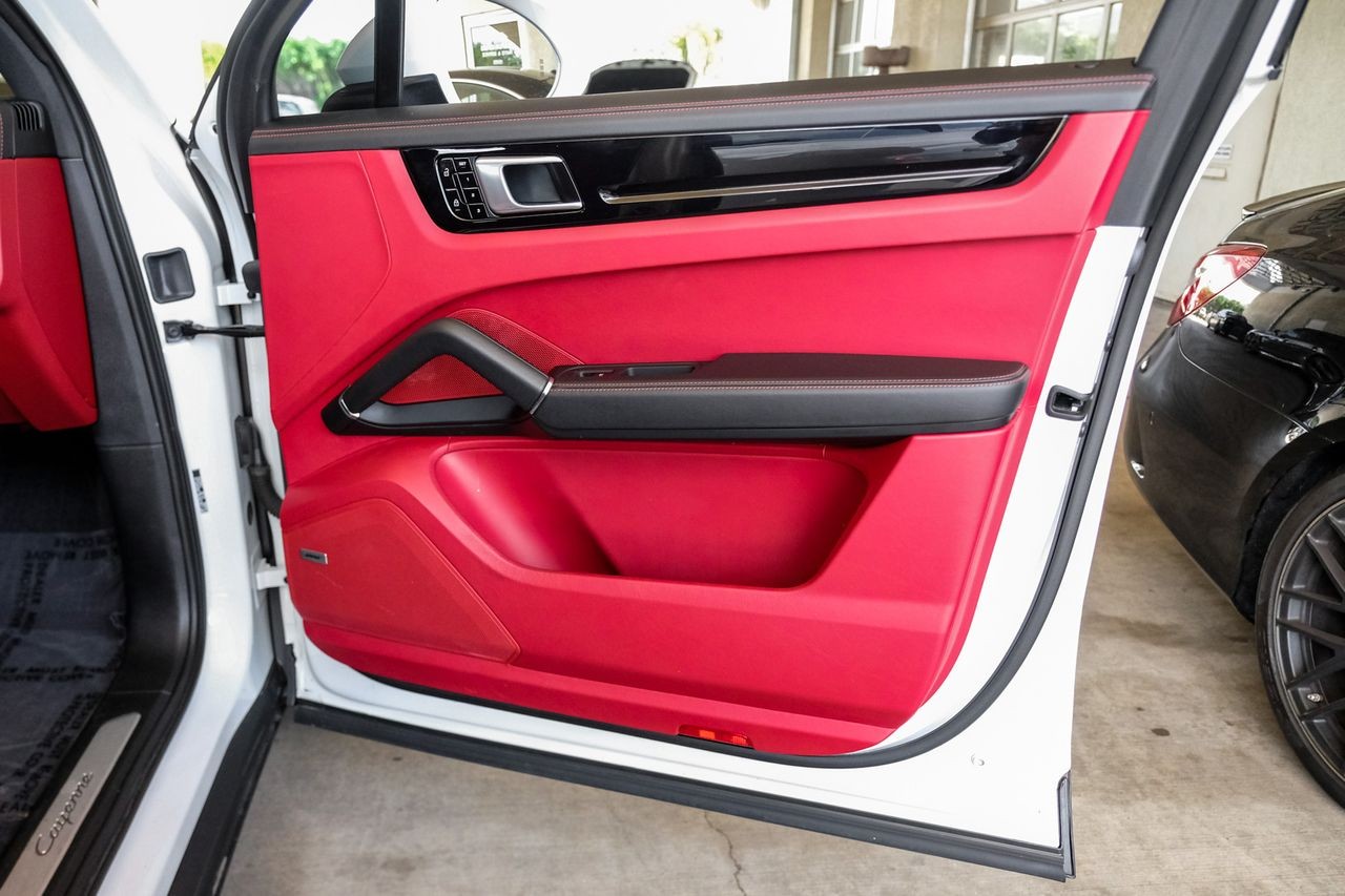 Porsche Cayenne Vehicle Main Gallery Image 47