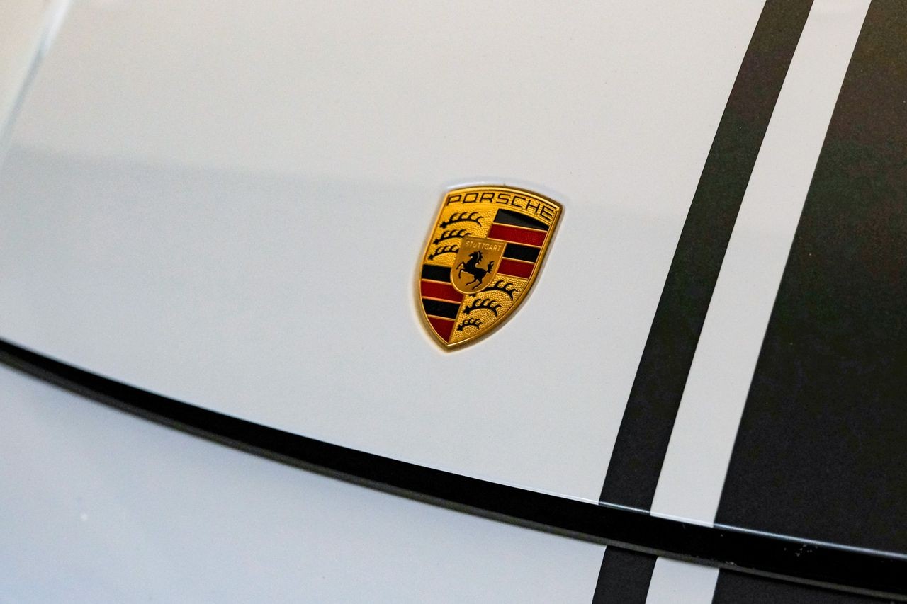 Porsche Cayenne Vehicle Main Gallery Image 52