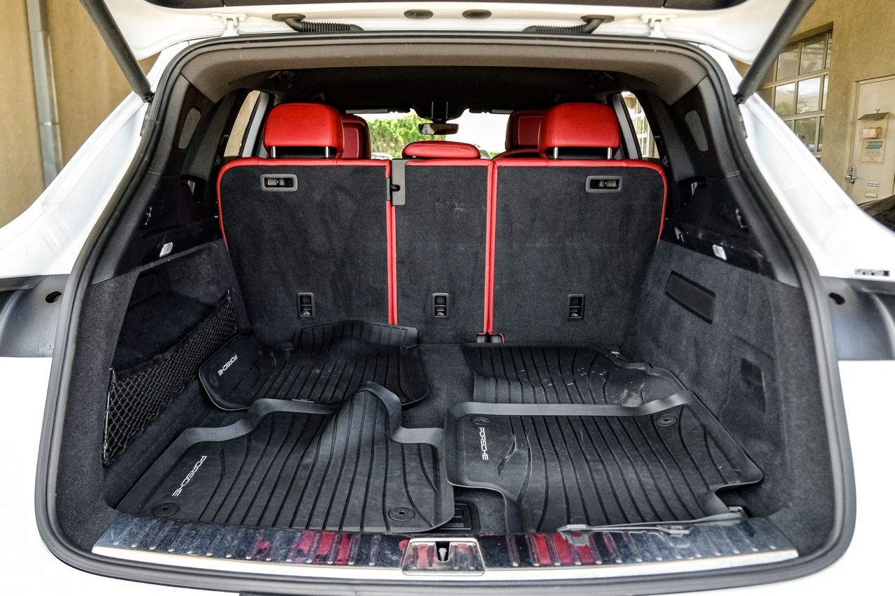 Porsche Cayenne Vehicle Main Gallery Image 53
