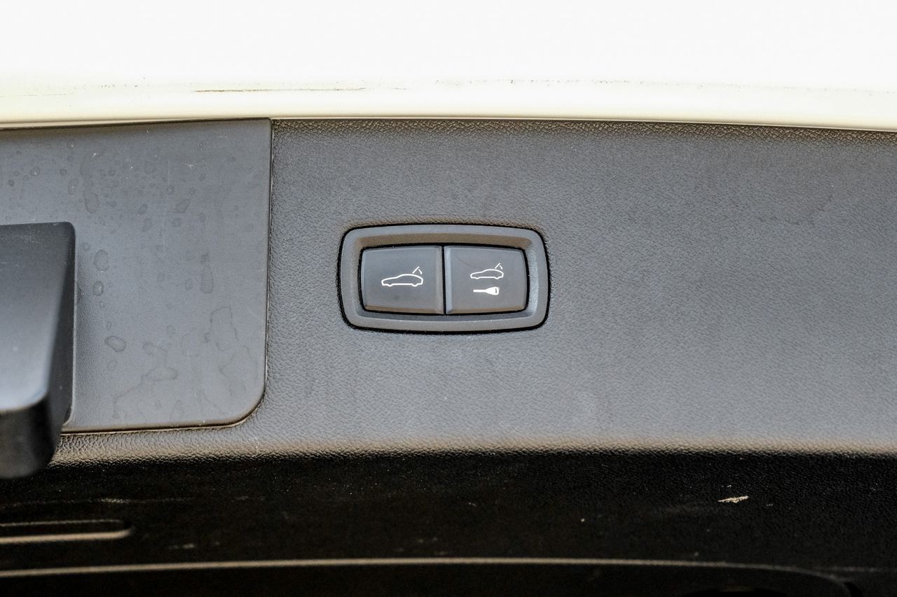 Porsche Cayenne Vehicle Main Gallery Image 54