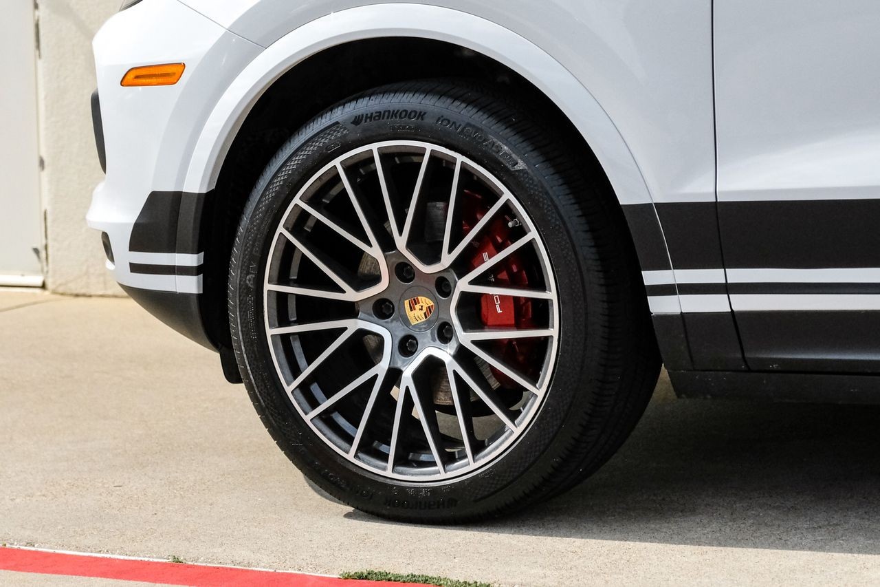 Porsche Cayenne Vehicle Main Gallery Image 57