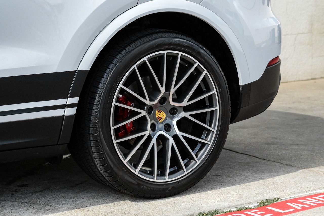 Porsche Cayenne Vehicle Main Gallery Image 58