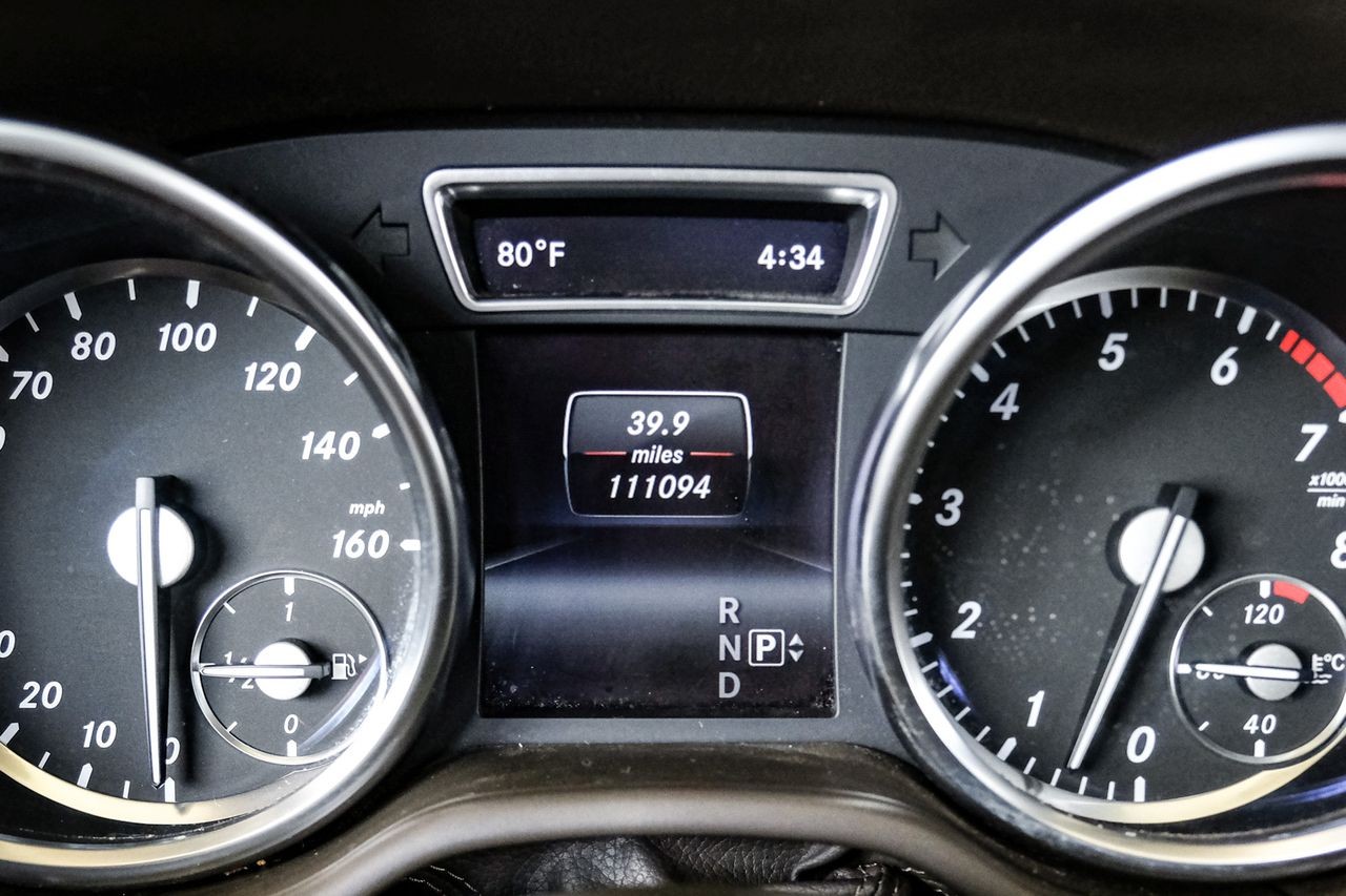 Mercedes-Benz M-Class Vehicle Main Gallery Image 20