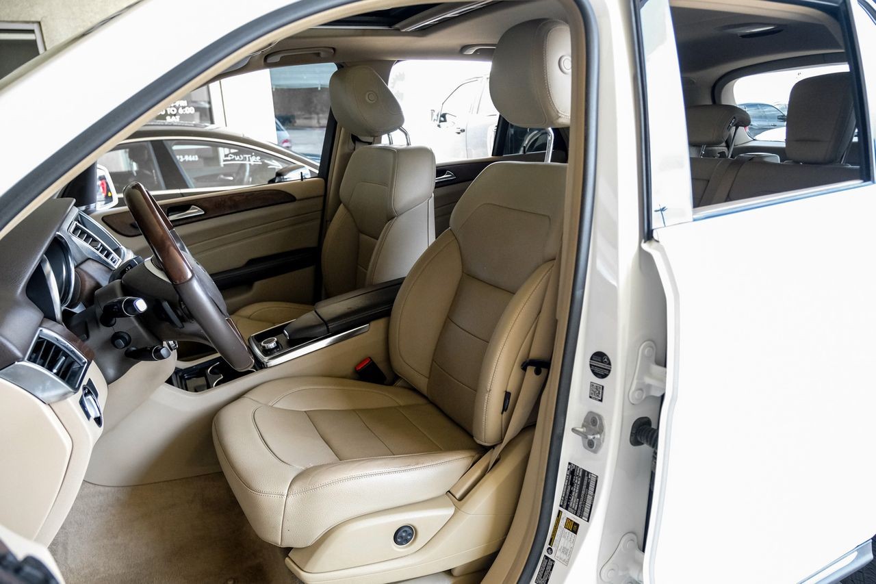 Mercedes-Benz M-Class Vehicle Main Gallery Image 29