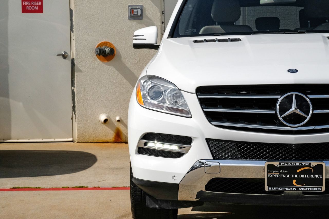 Mercedes-Benz M-Class Vehicle Main Gallery Image 44