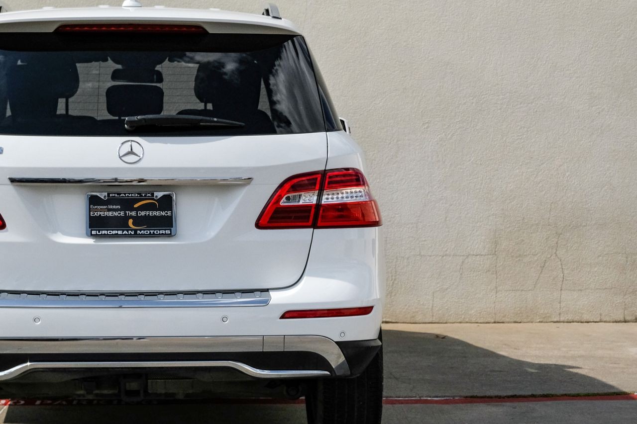 Mercedes-Benz M-Class Vehicle Main Gallery Image 45