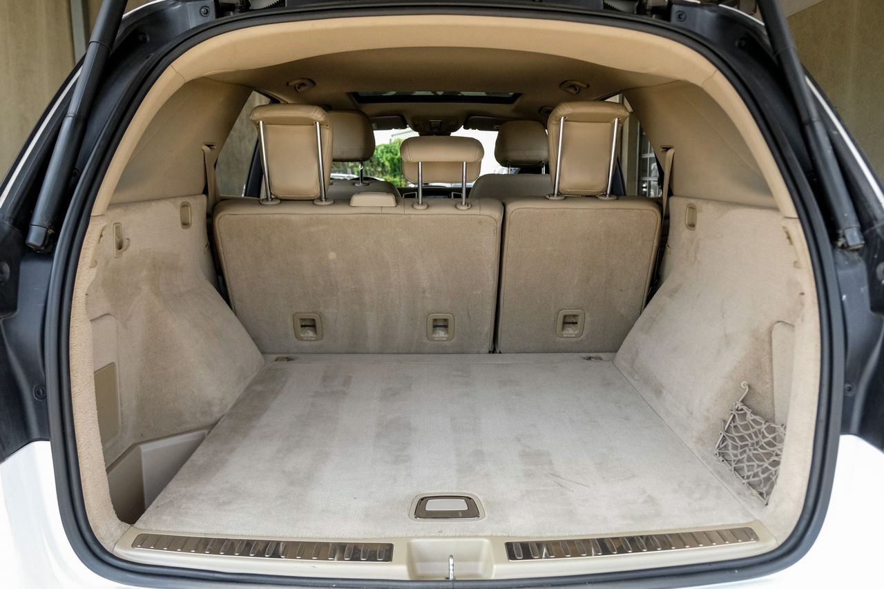 Mercedes-Benz M-Class Vehicle Main Gallery Image 46