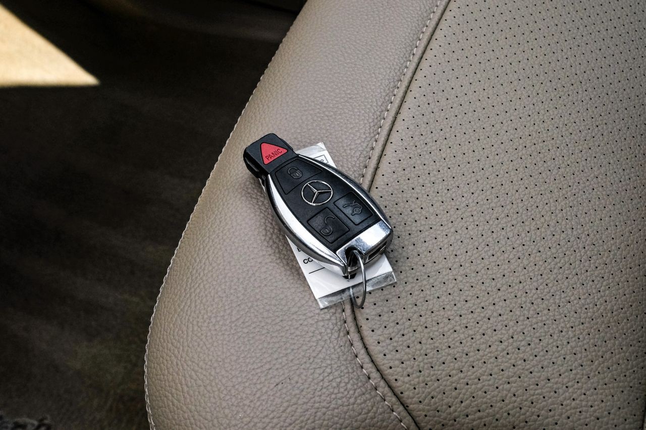 Mercedes-Benz M-Class Vehicle Main Gallery Image 53