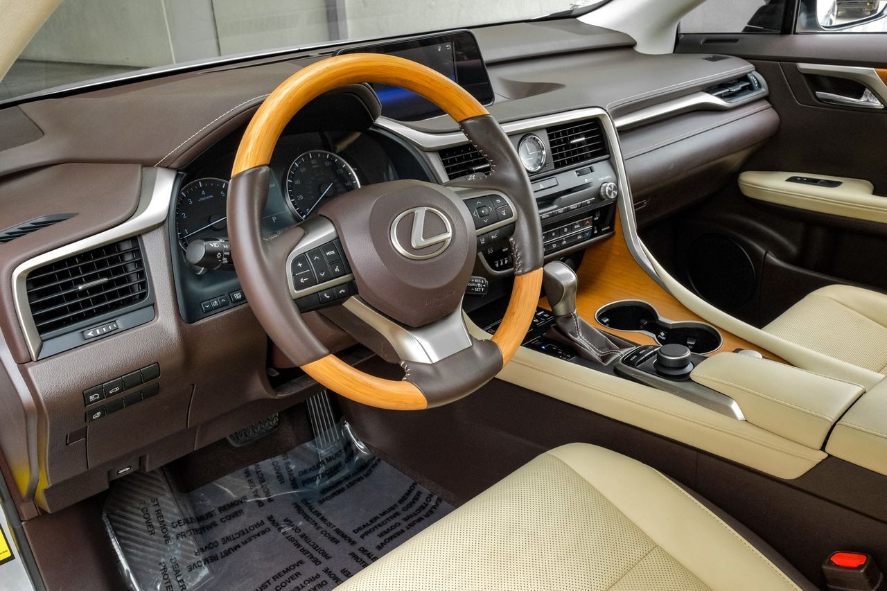 Lexus RX Vehicle Main Gallery Image 03