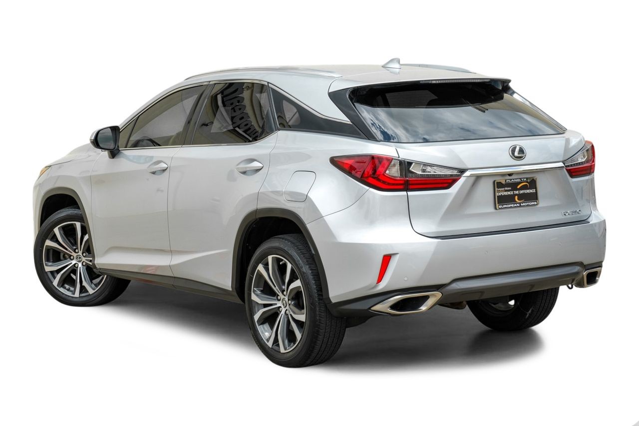 Lexus RX Vehicle Main Gallery Image 10