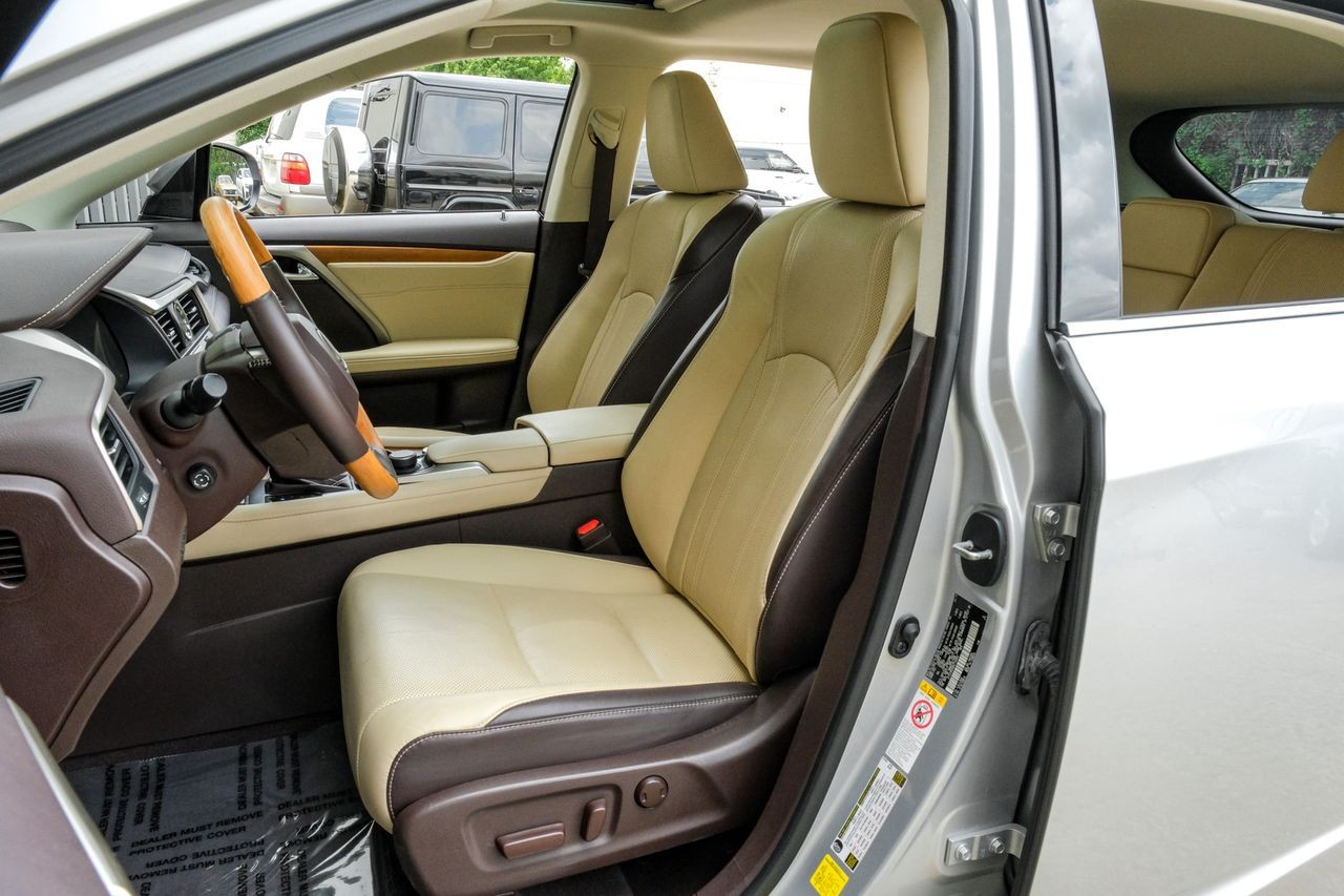 Lexus RX Vehicle Main Gallery Image 40