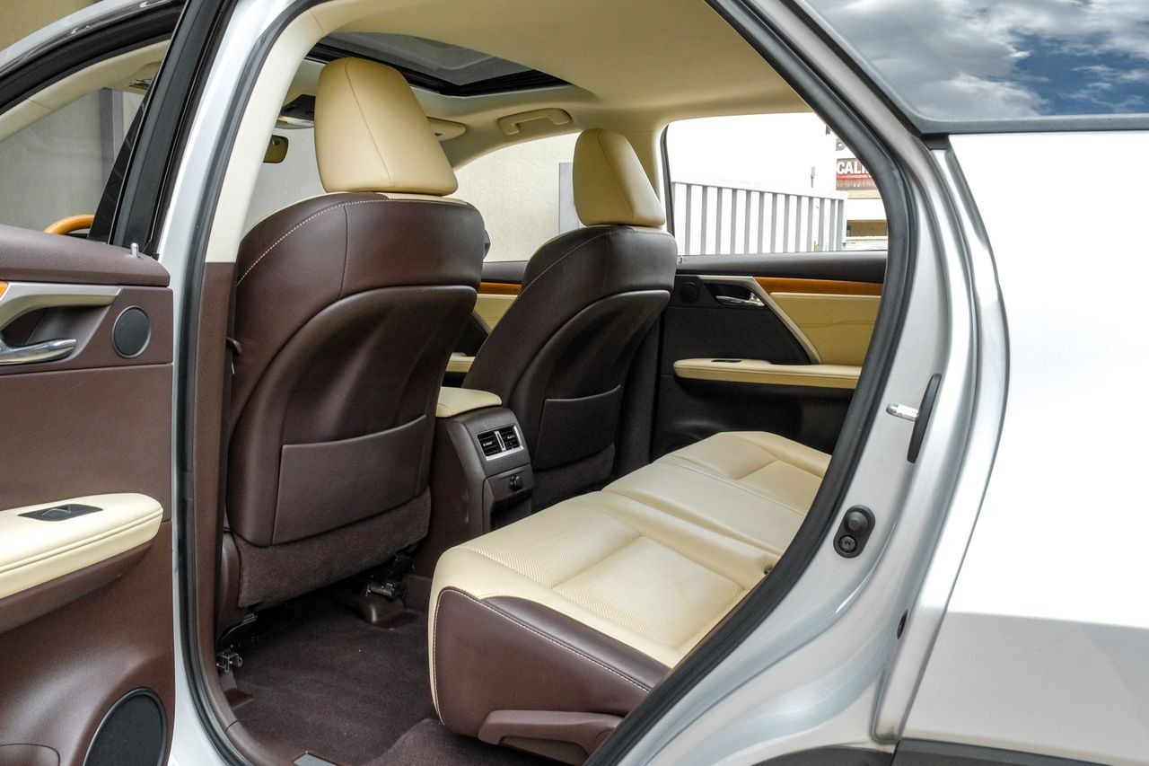 Lexus RX Vehicle Main Gallery Image 47