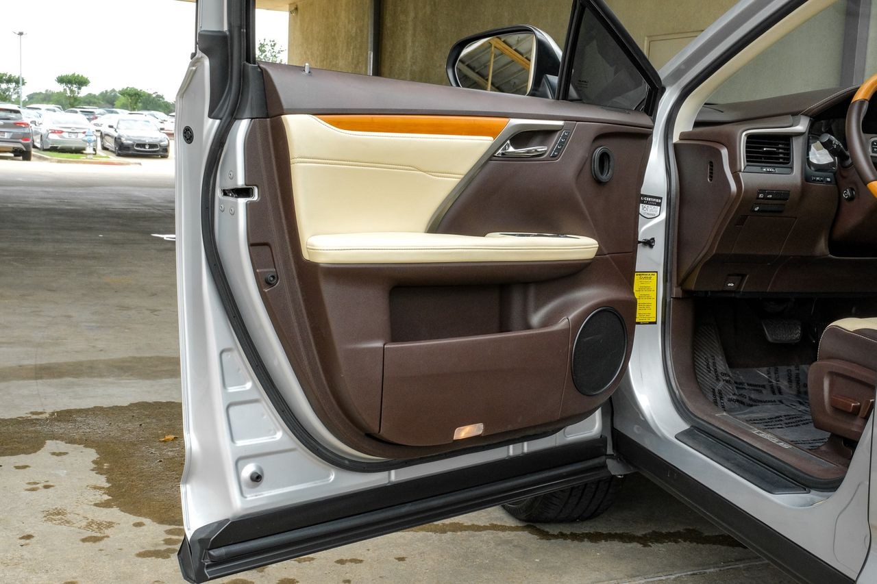 Lexus RX Vehicle Main Gallery Image 51