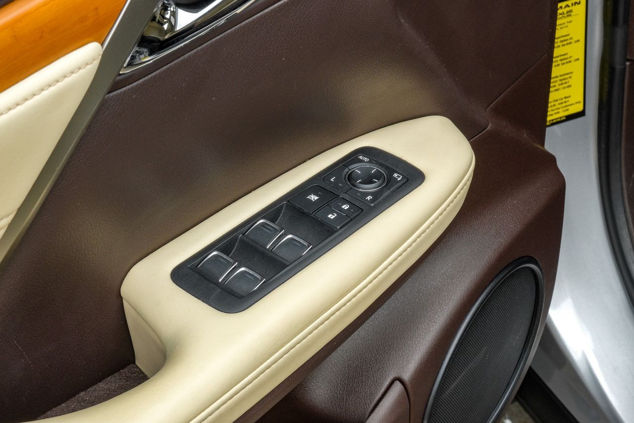 Lexus RX Vehicle Main Gallery Image 52