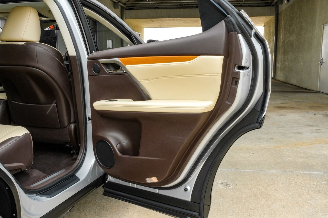 Lexus RX Vehicle Main Gallery Image 56