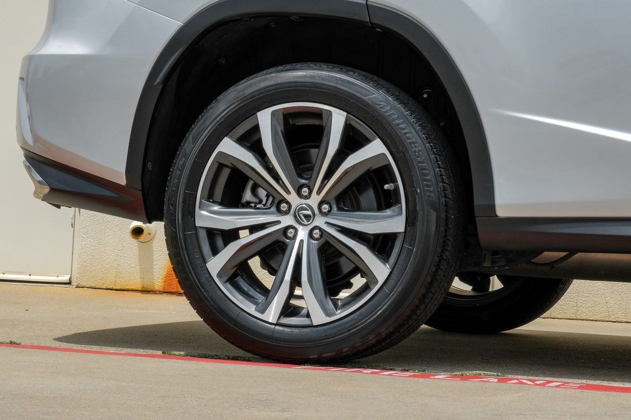 Lexus RX Vehicle Main Gallery Image 64