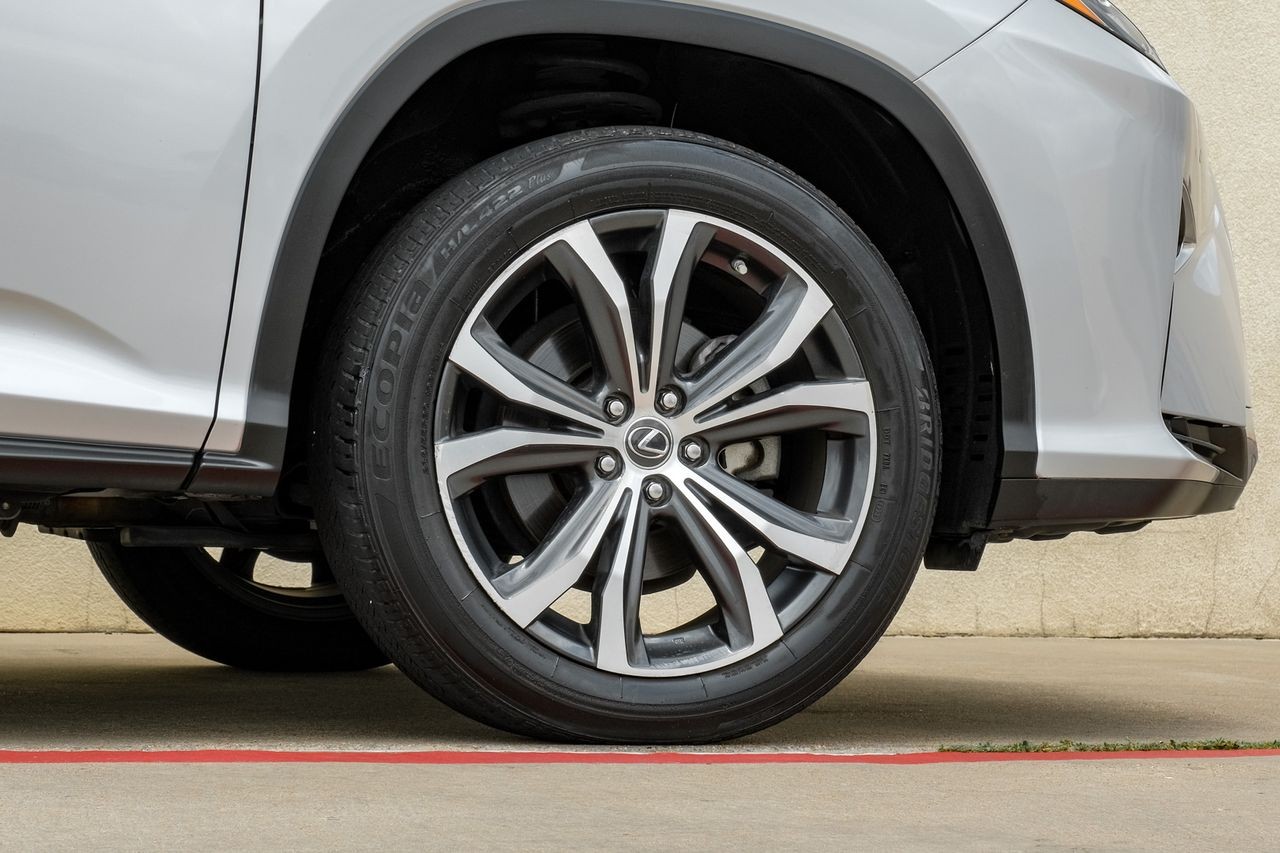 Lexus RX Vehicle Main Gallery Image 65