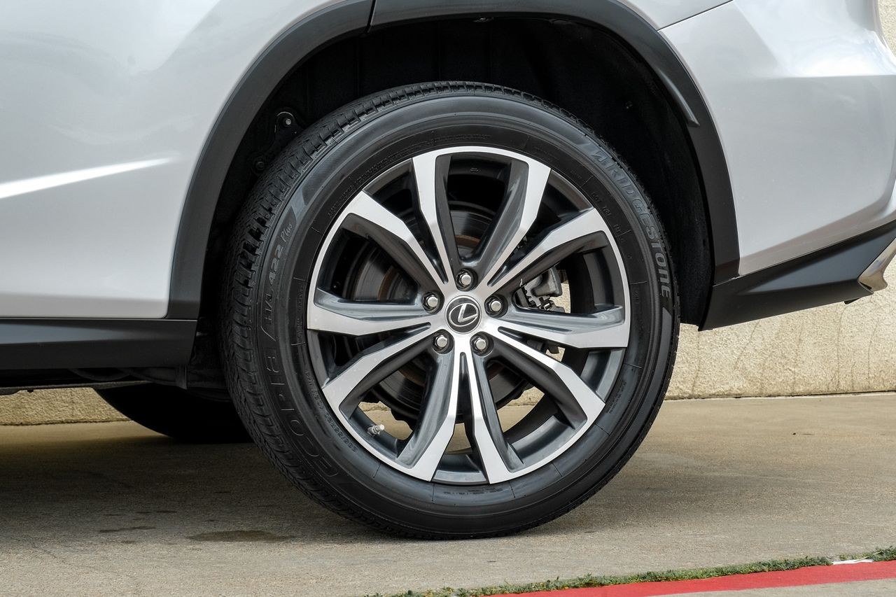 Lexus RX Vehicle Main Gallery Image 67