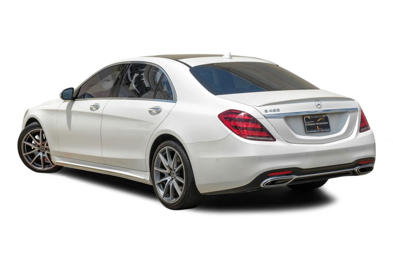 Mercedes-Benz S-Class Vehicle Main Gallery Image 11