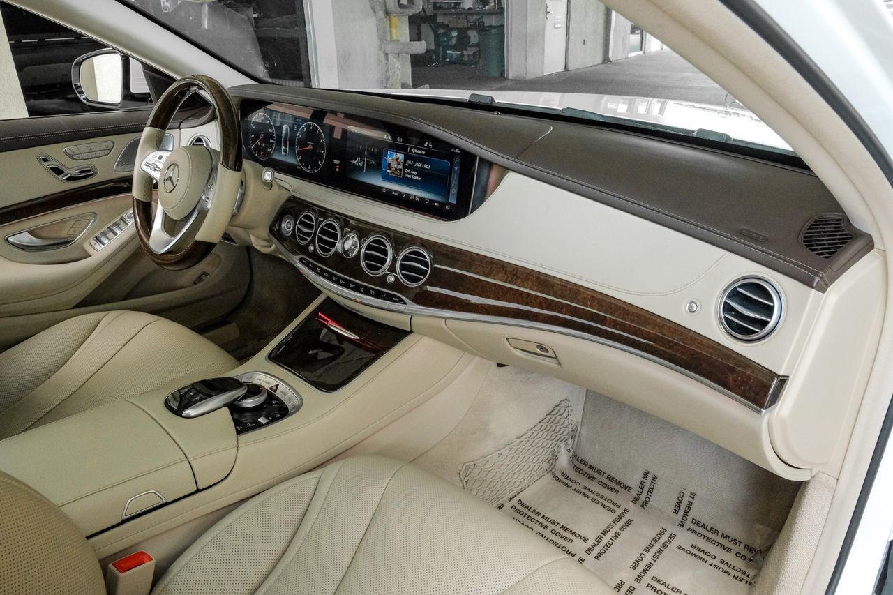 Mercedes-Benz S-Class Vehicle Main Gallery Image 13