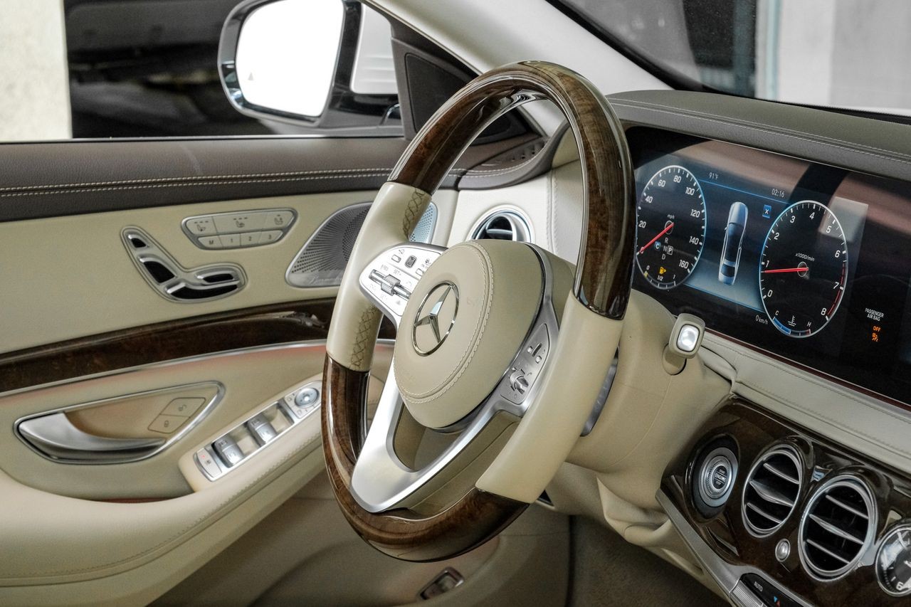Mercedes-Benz S-Class Vehicle Main Gallery Image 14