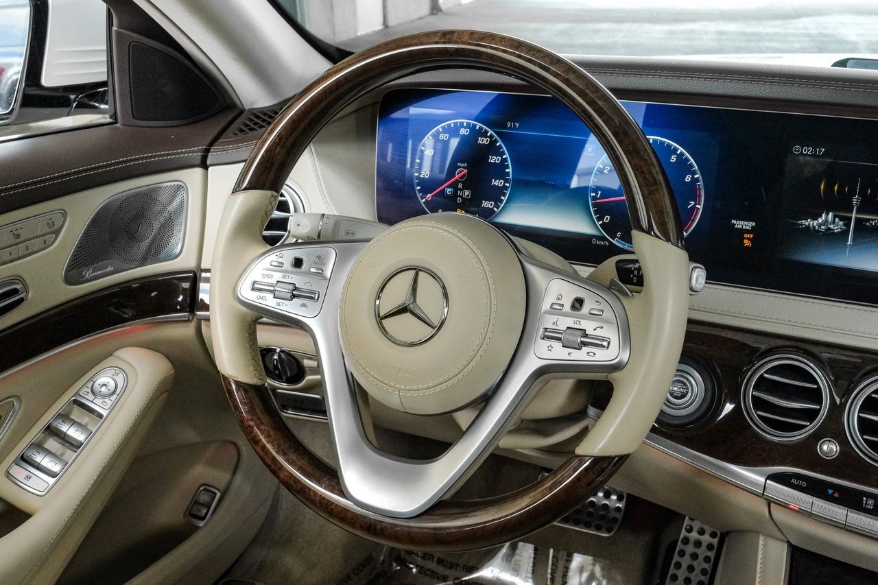 Mercedes-Benz S-Class Vehicle Main Gallery Image 17