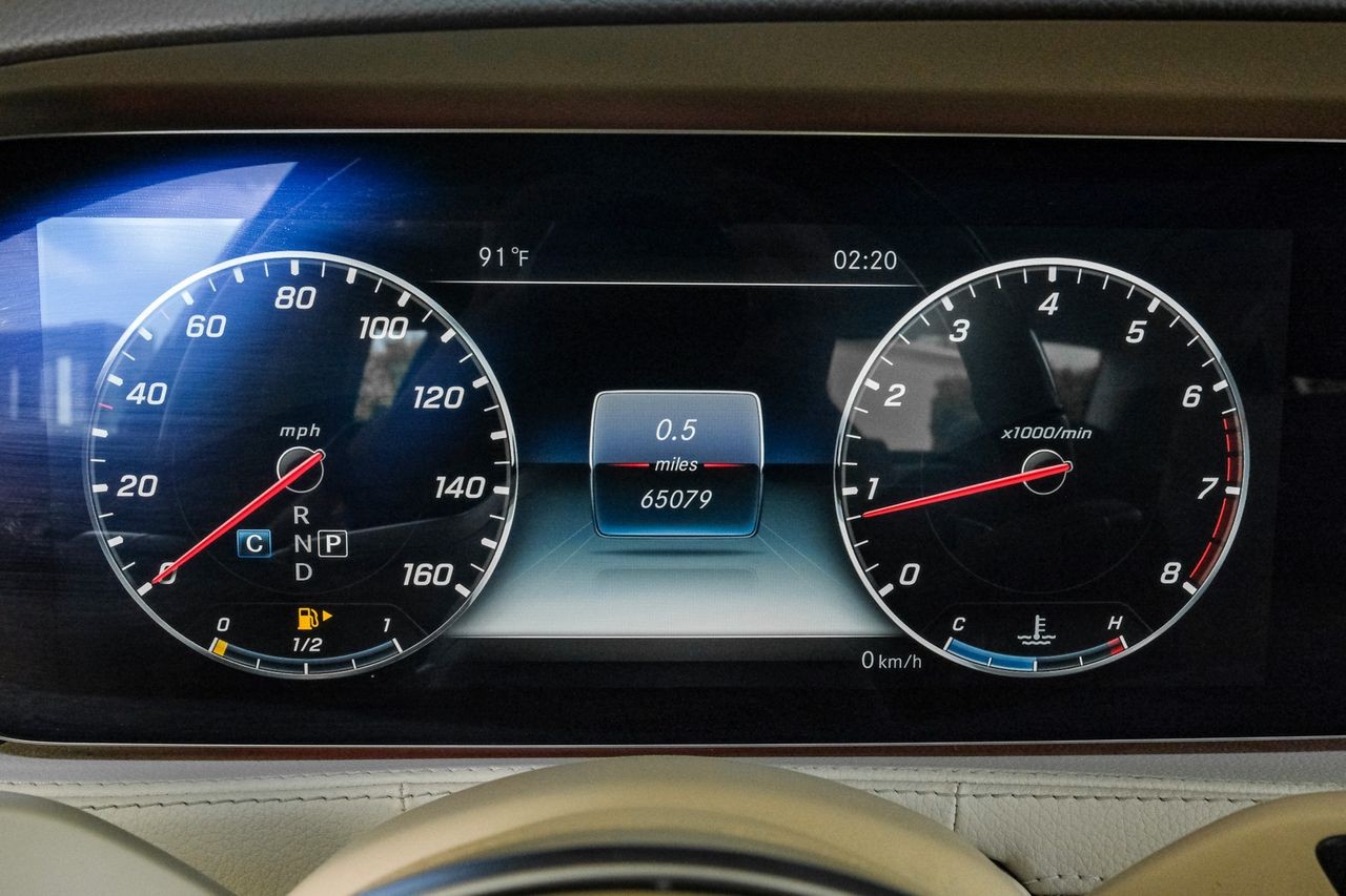 Mercedes-Benz S-Class Vehicle Main Gallery Image 21