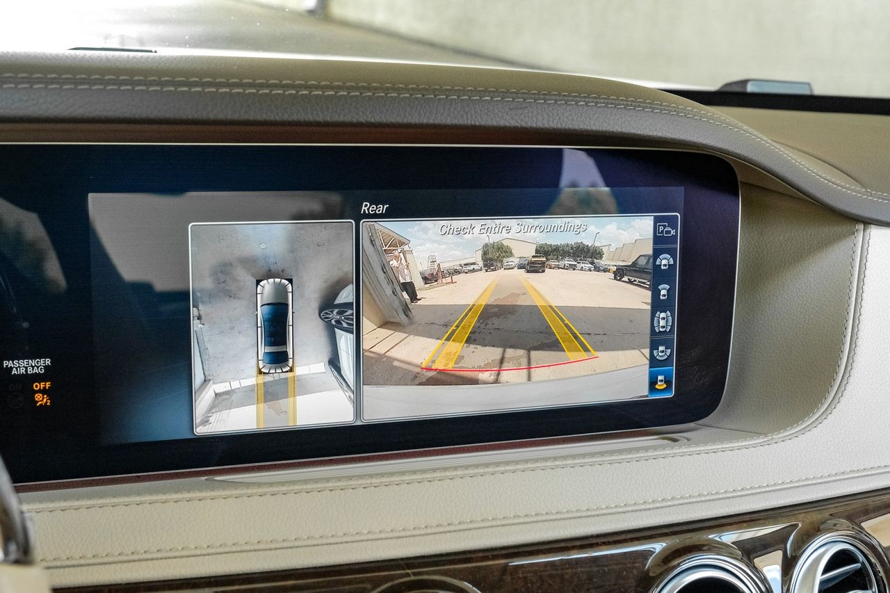 Mercedes-Benz S-Class Vehicle Main Gallery Image 25