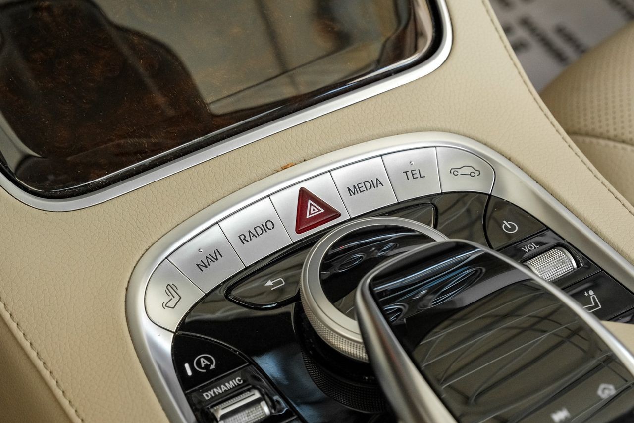 Mercedes-Benz S-Class Vehicle Main Gallery Image 27