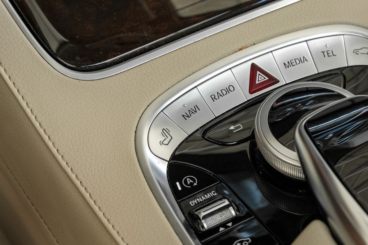 Mercedes-Benz S-Class Vehicle Main Gallery Image 28
