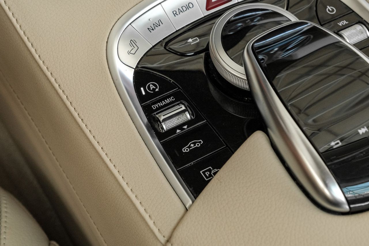 Mercedes-Benz S-Class Vehicle Main Gallery Image 29