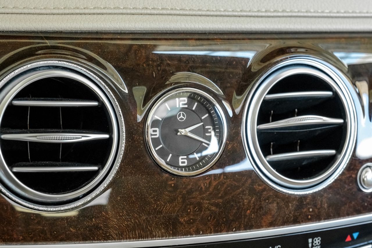 Mercedes-Benz S-Class Vehicle Main Gallery Image 33