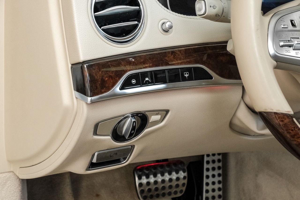 Mercedes-Benz S-Class Vehicle Main Gallery Image 34
