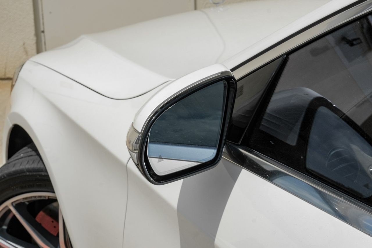 Mercedes-Benz S-Class Vehicle Main Gallery Image 46