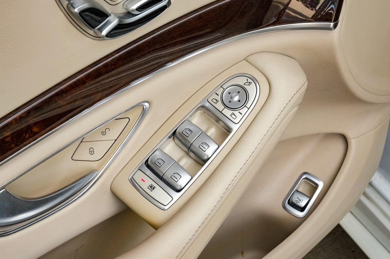 Mercedes-Benz S-Class Vehicle Main Gallery Image 48