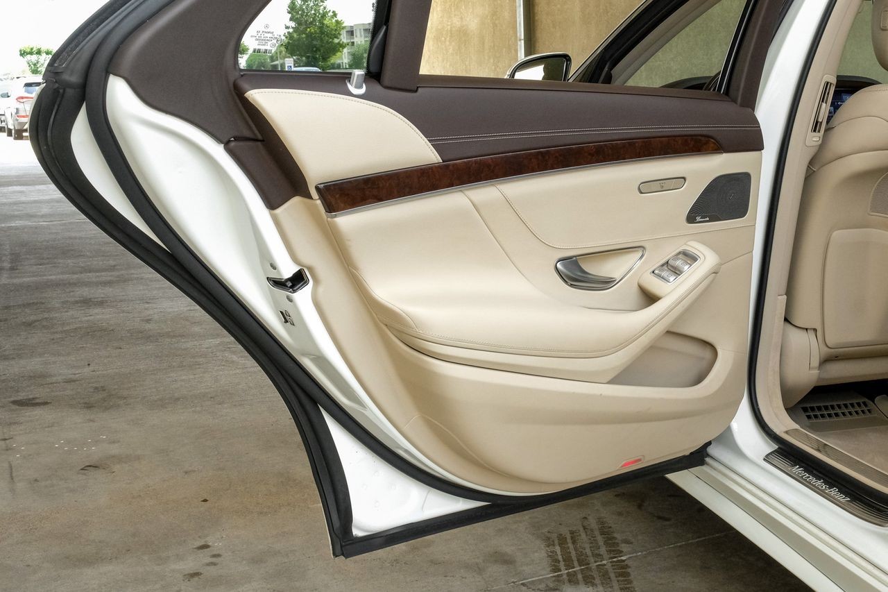 Mercedes-Benz S-Class Vehicle Main Gallery Image 54