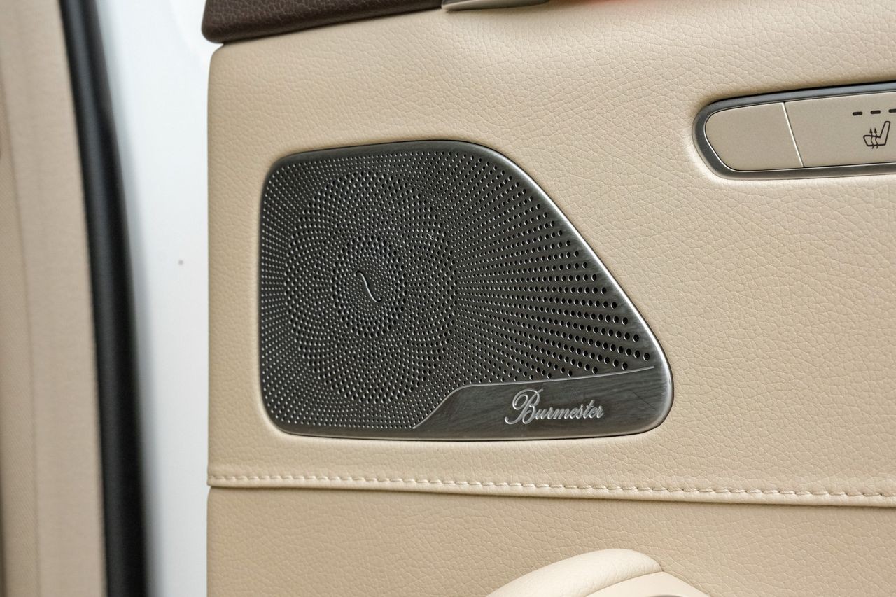 Mercedes-Benz S-Class Vehicle Main Gallery Image 56