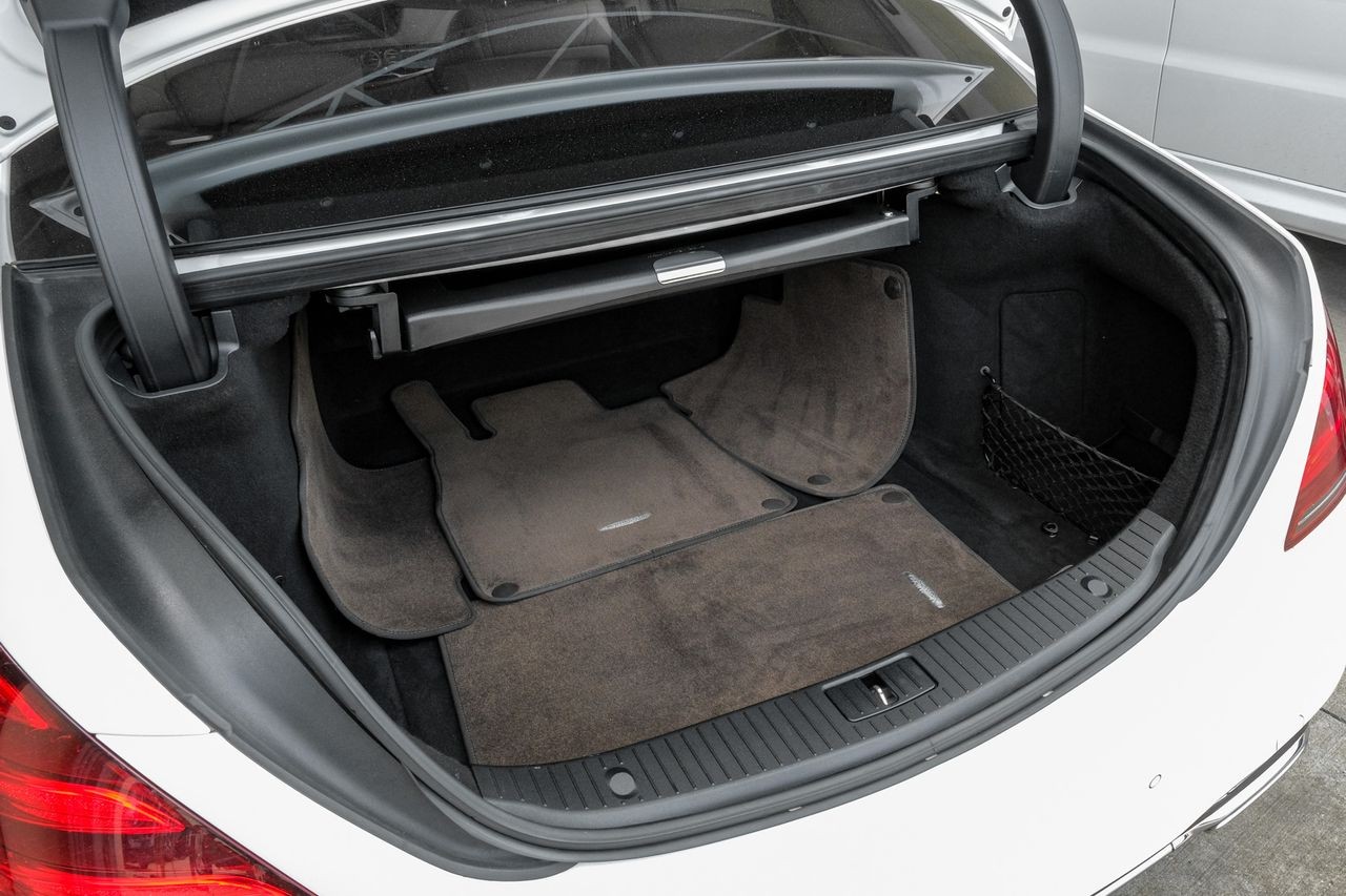 Mercedes-Benz S-Class Vehicle Main Gallery Image 63