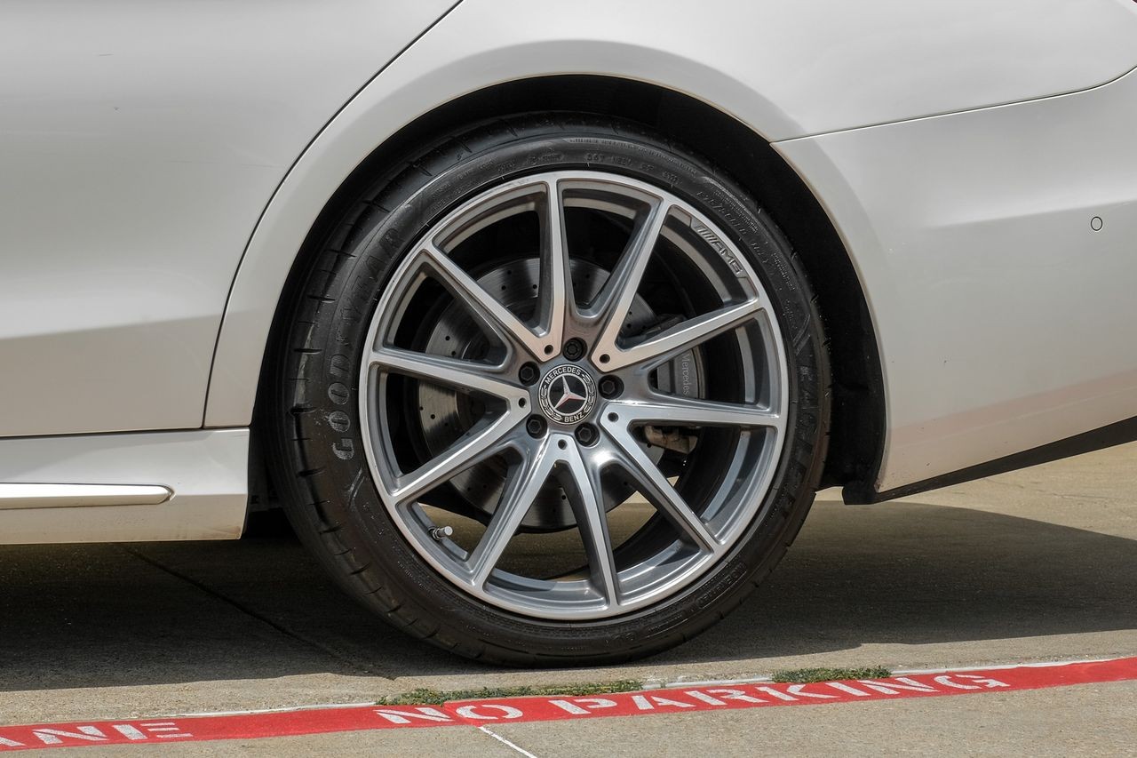 Mercedes-Benz S-Class Vehicle Main Gallery Image 68