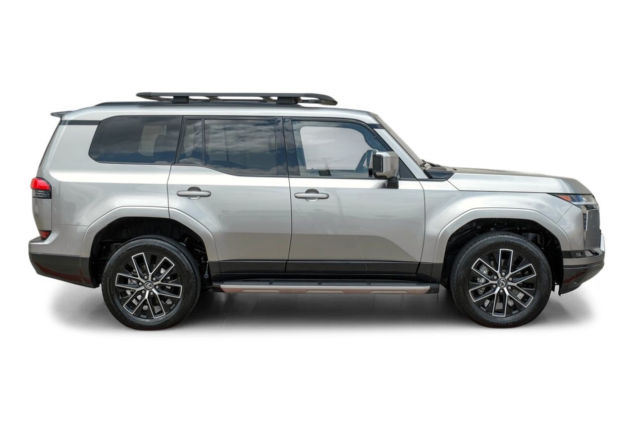 Lexus GX Vehicle Main Gallery Image 08