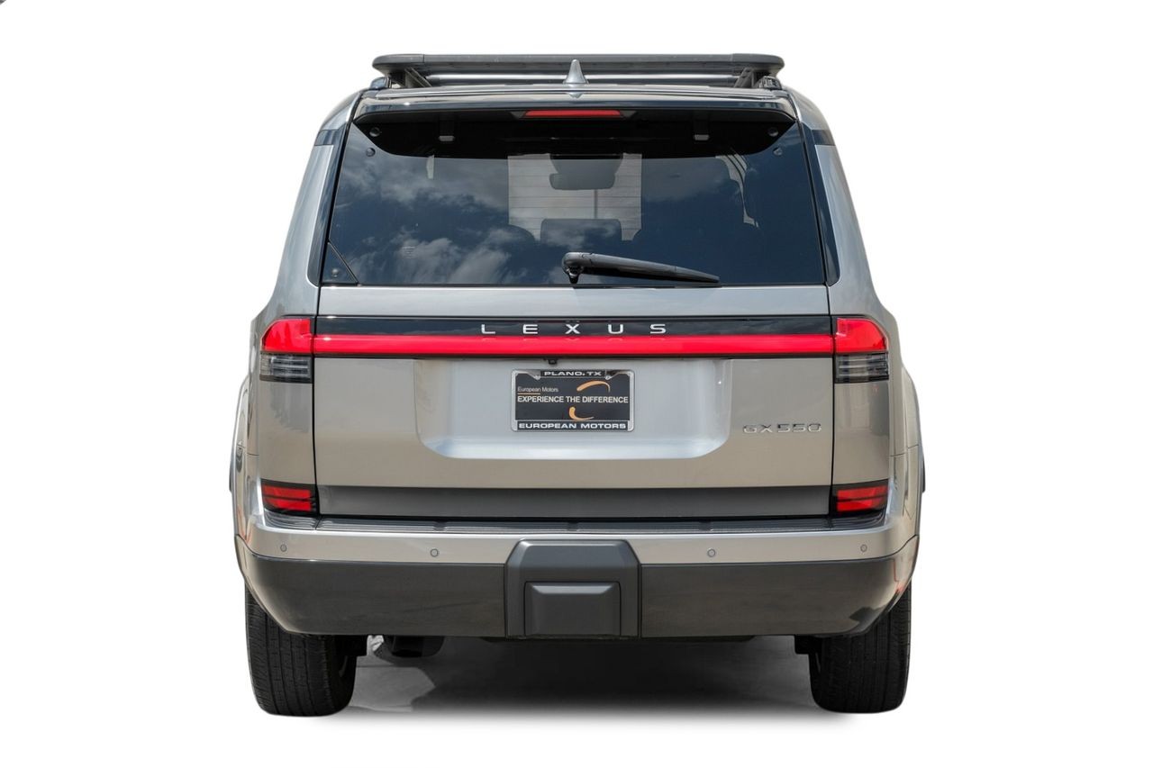 Lexus GX Vehicle Main Gallery Image 10
