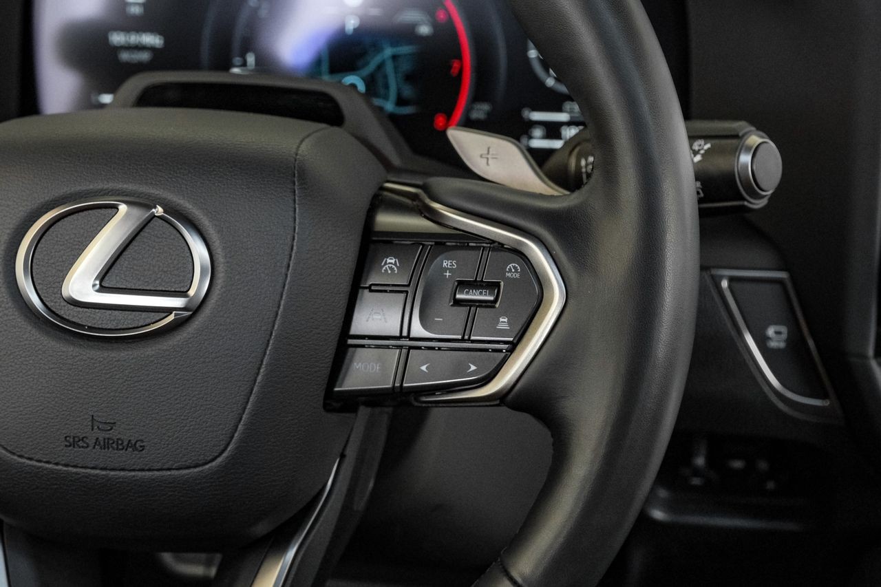 Lexus GX Vehicle Main Gallery Image 19