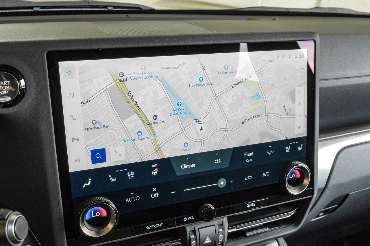 Lexus GX Vehicle Main Gallery Image 24