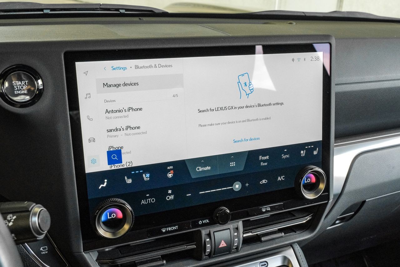Lexus GX Vehicle Main Gallery Image 38