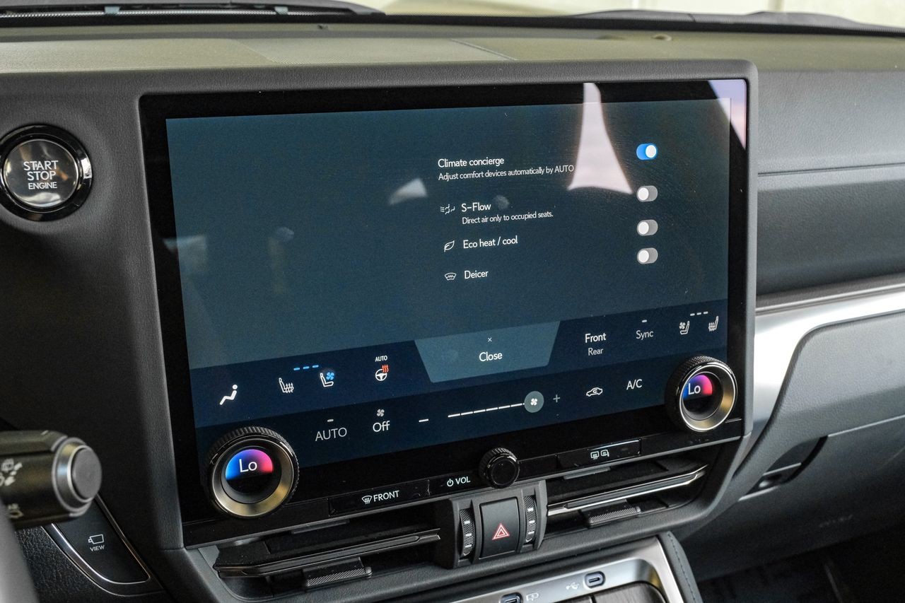 Lexus GX Vehicle Main Gallery Image 39