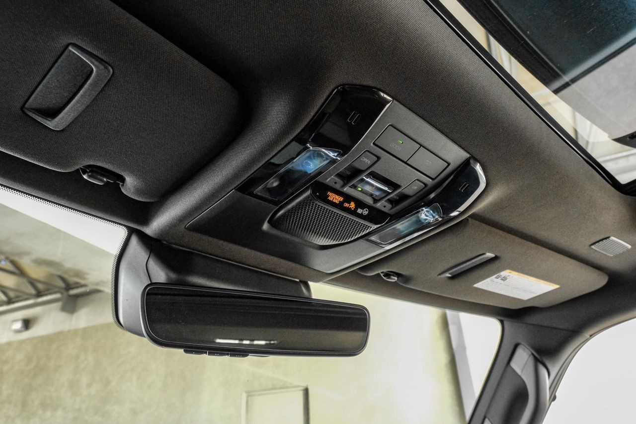 Lexus GX Vehicle Main Gallery Image 41